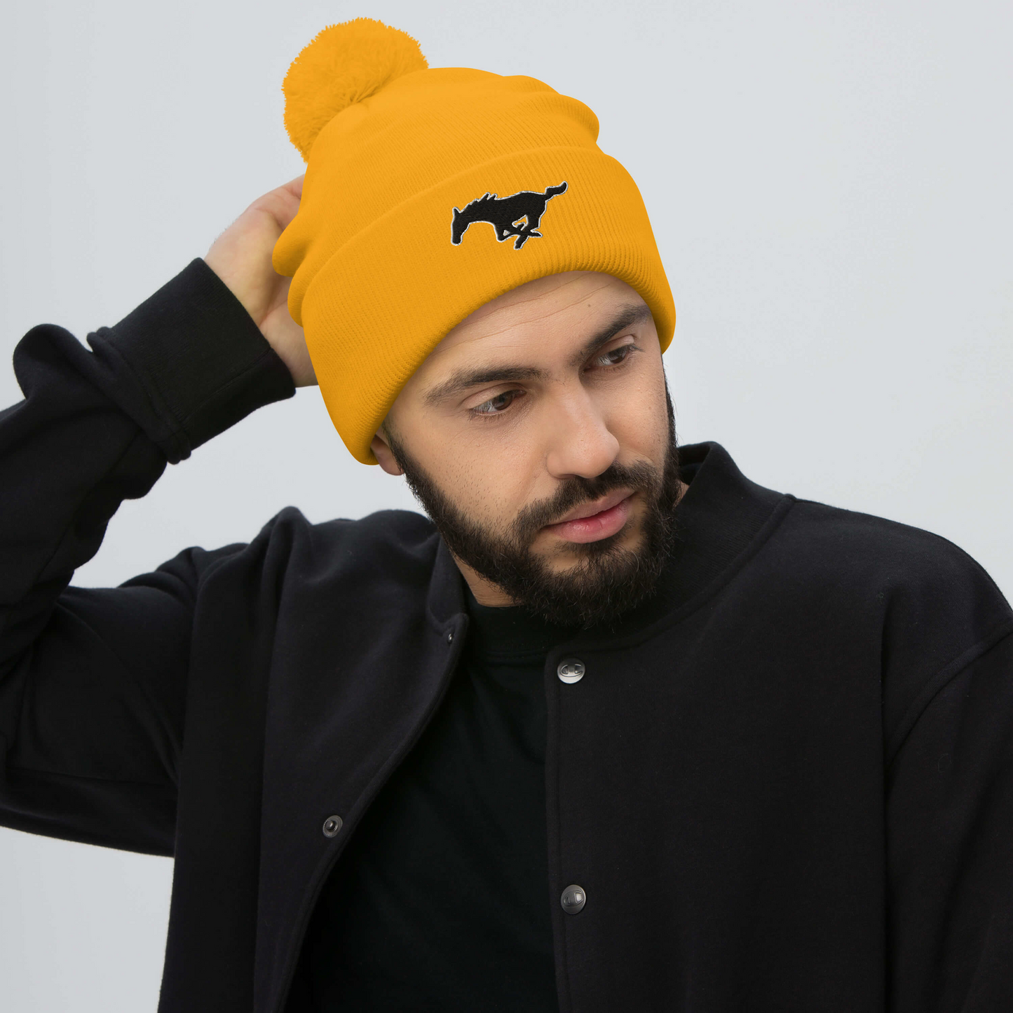 MUSTANG LOGO POM-POM BEANIE