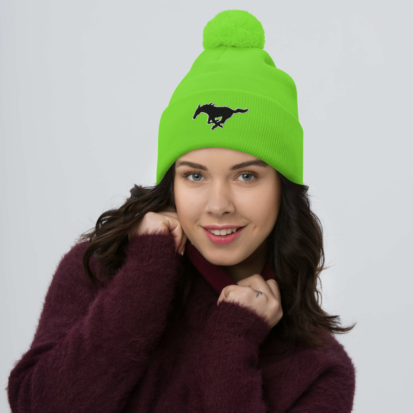 MUSTANG LOGO POM-POM BEANIE