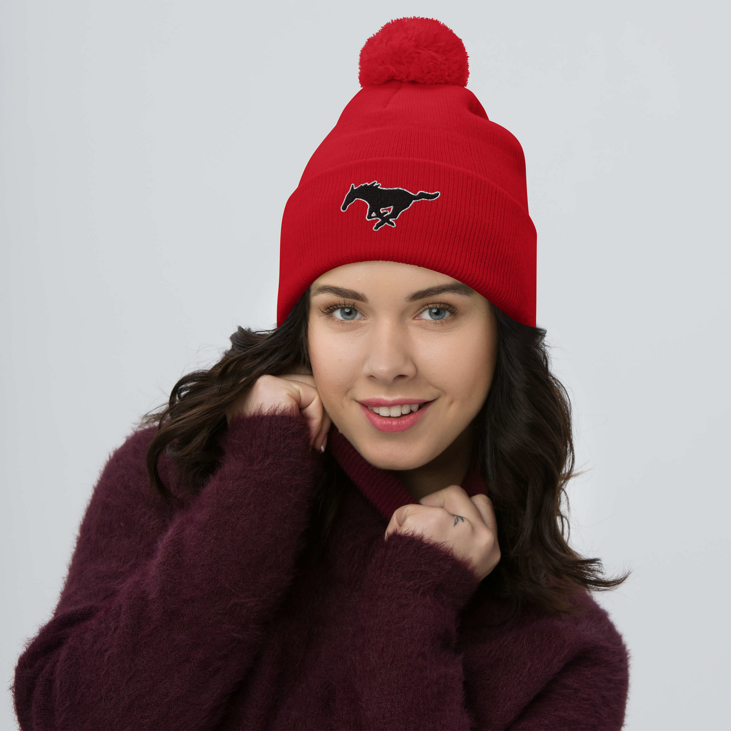 MUSTANG LOGO POM-POM BEANIE