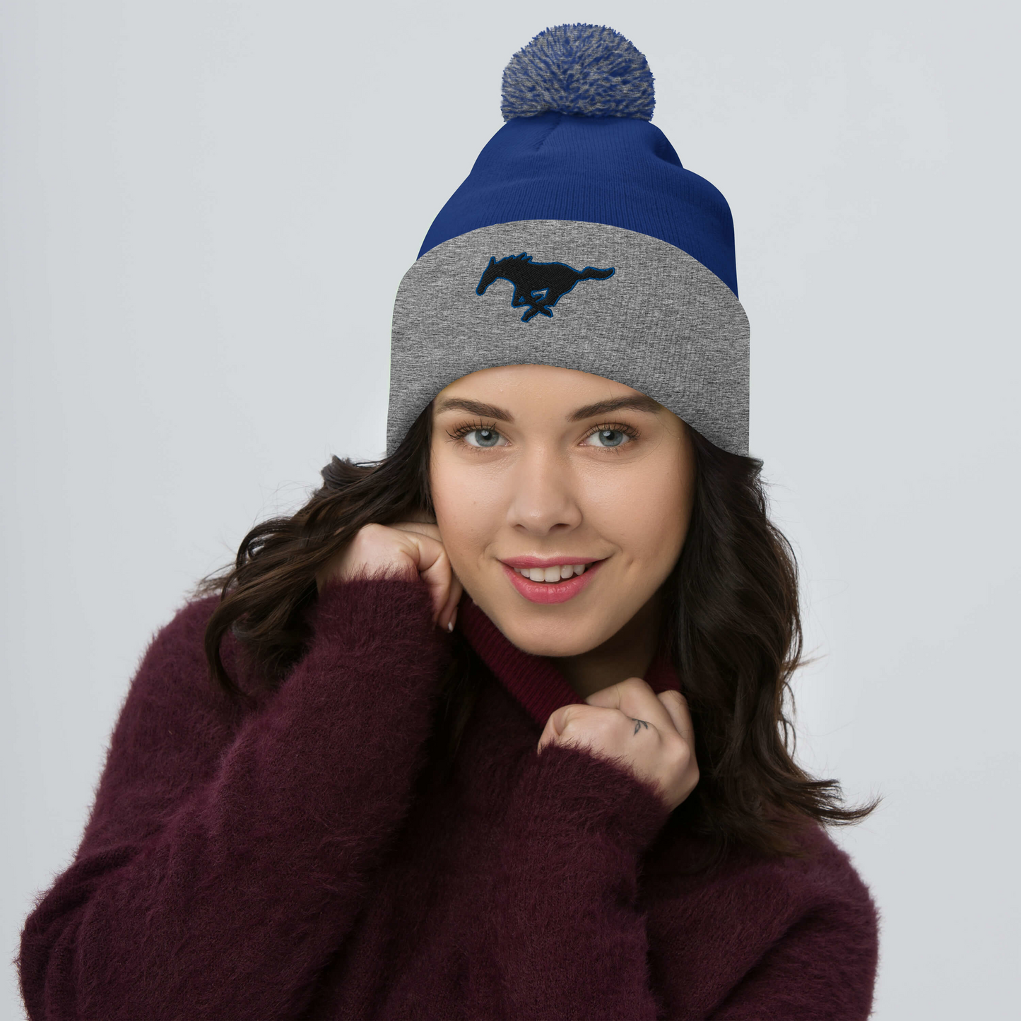 MUSTANG LOGO POM-POM BEANIE